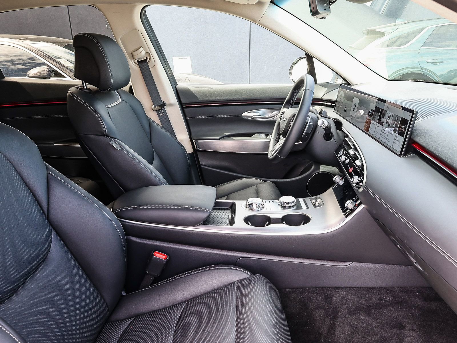 Used 2026 Genesis GV70 2.5T Select image 18