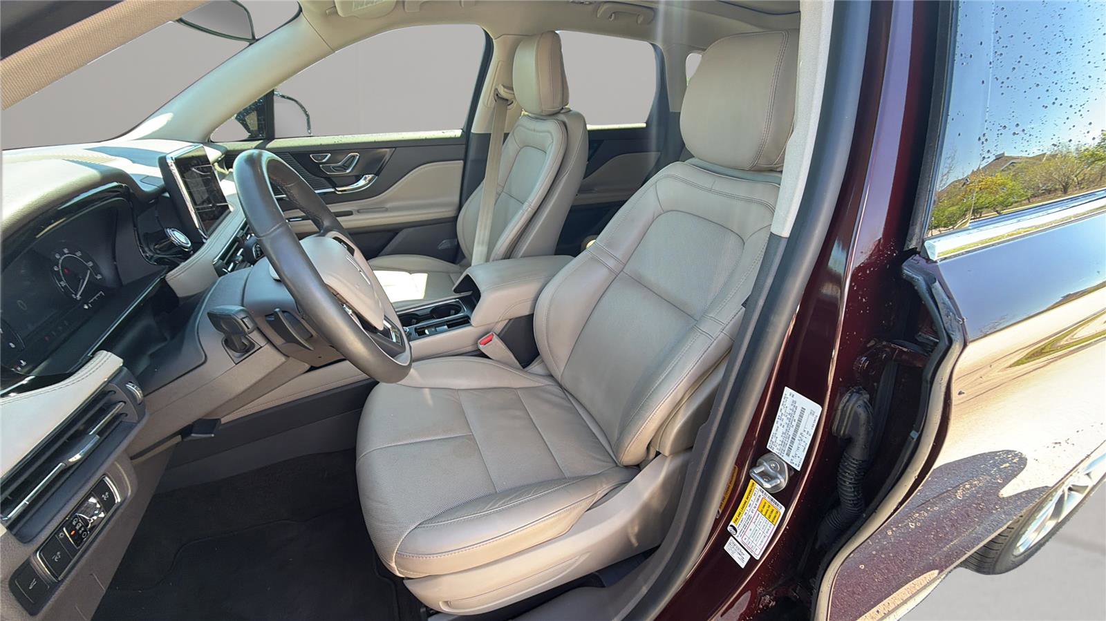 Used 2020 Lincoln Corsair FWD w/ Premium Package image 12