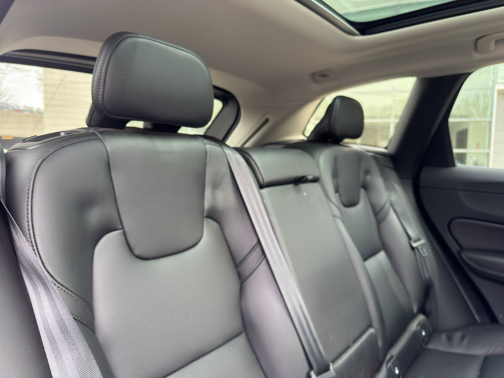 Used 2023 Volvo XC60 B5 Core w/ Climate Package image 18