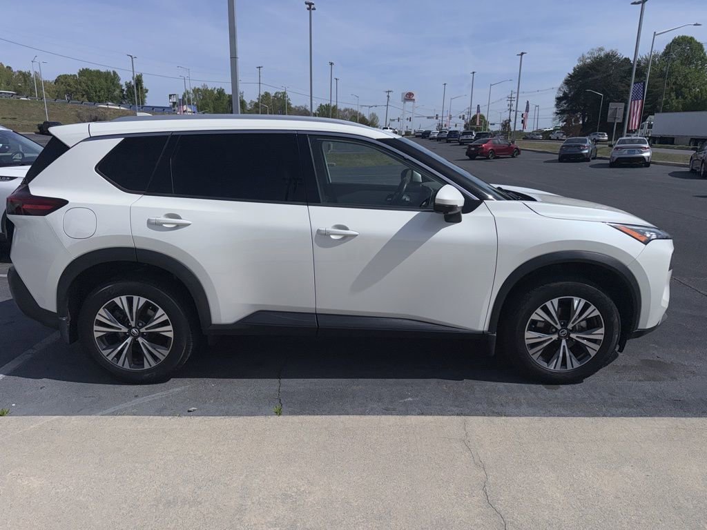 Used 2021 Nissan Rogue SV w/ Premium Package image 4