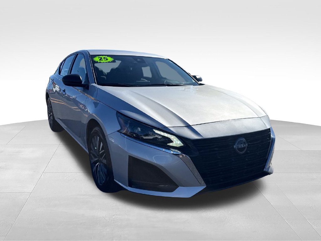 Used 2025 Nissan Altima 2.5 SV AWD/4WD image 7