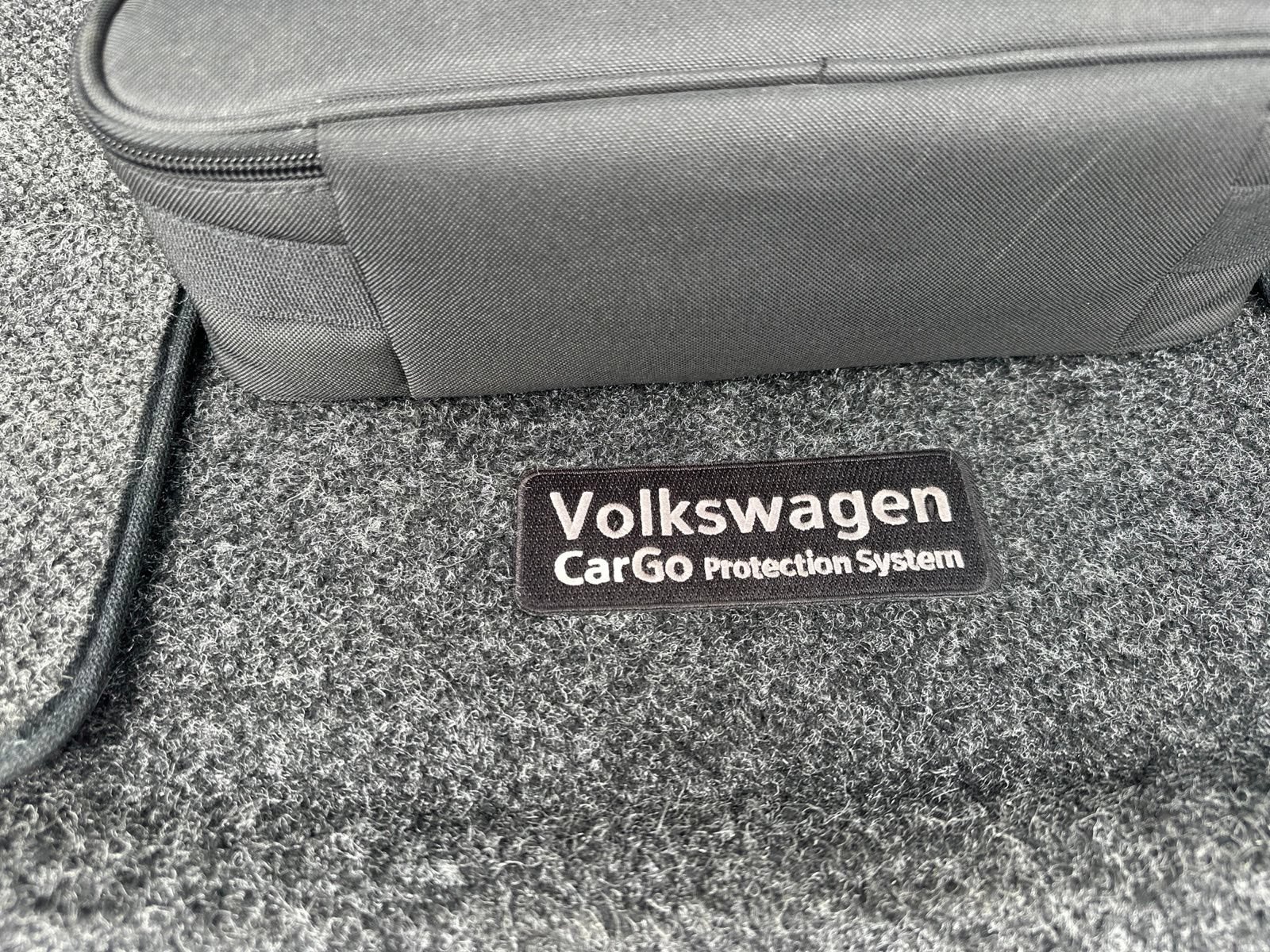 Certified 2022 Volkswagen Atlas Cross Sport SEL R-Line AWD/4WD image 33