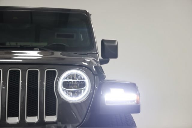 Used 2022 Jeep Wrangler Unlimited Sahara w/ LED Lighting Group AWD/4WD image 3