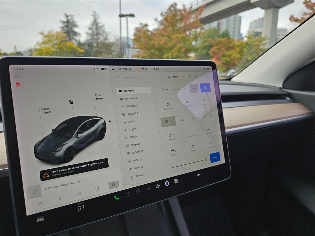 Used 2021 Tesla Model Y Long Range image 32