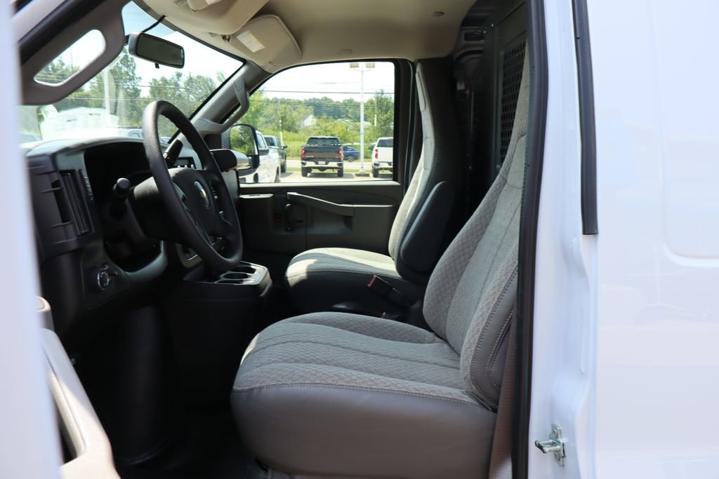 New 2025 Chevrolet Express 2500 w/ Driver Convenience Package image 8