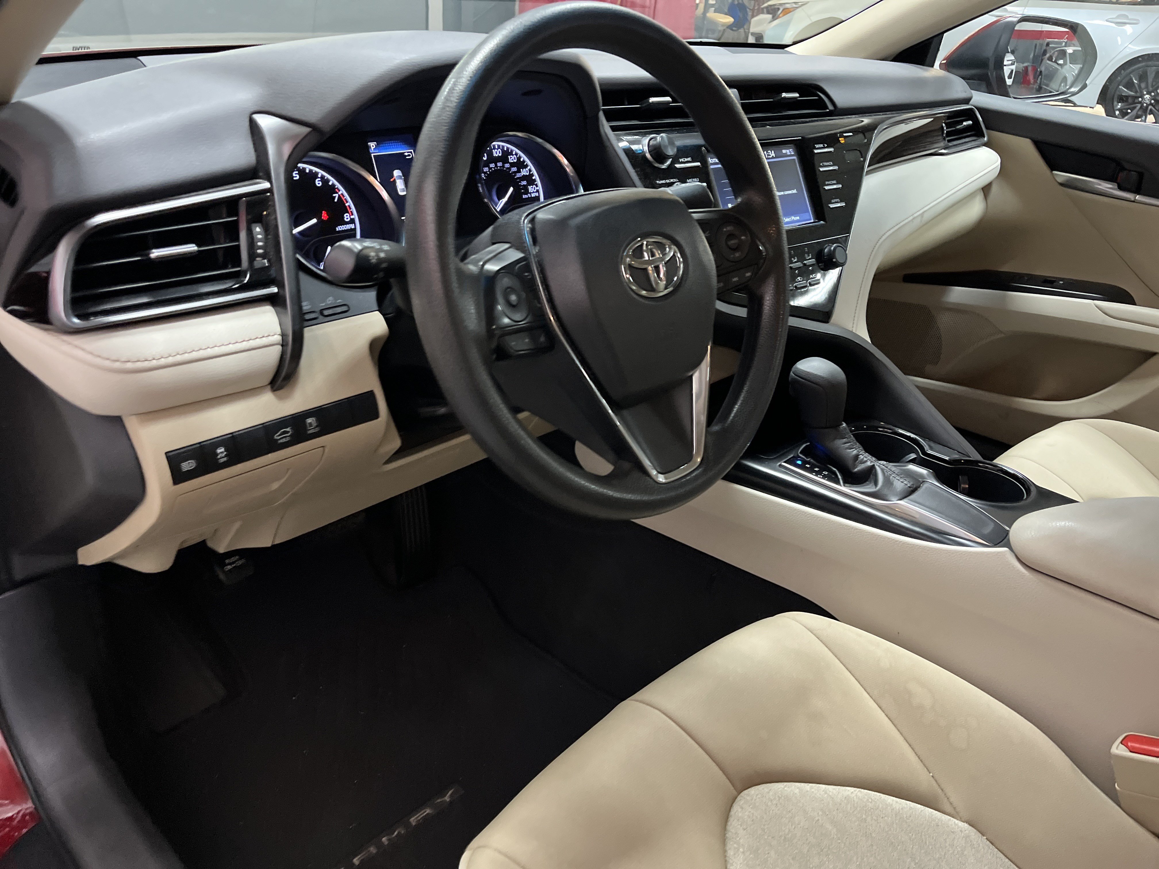 Used 2019 Toyota Camry LE FWD image 6