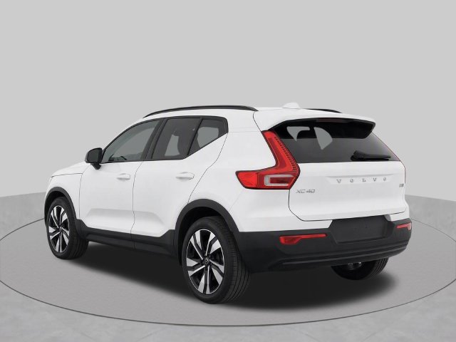 Used 2024 Volvo XC40 B5 Ultimate AWD/4WD image 4