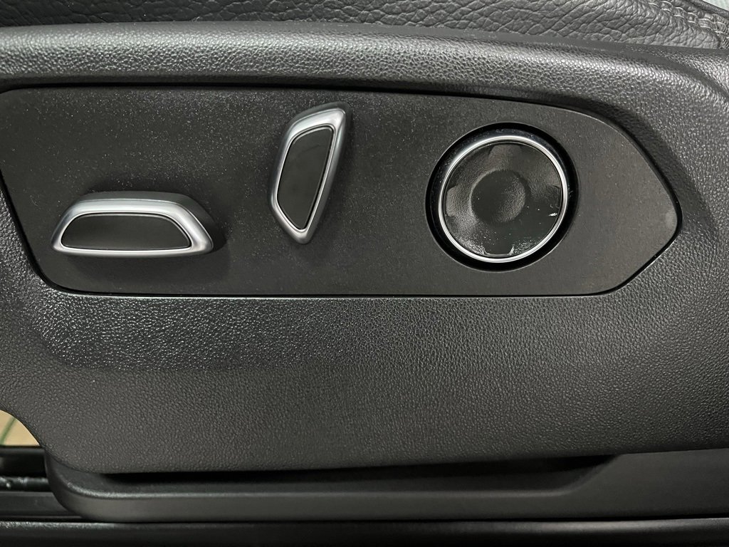 Used 2024 GMC Sierra 3500 Denali w/ Denali Reserve Package image 27