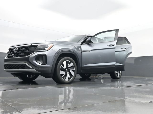 Used 2025 Volkswagen Atlas Cross Sport SE image 33