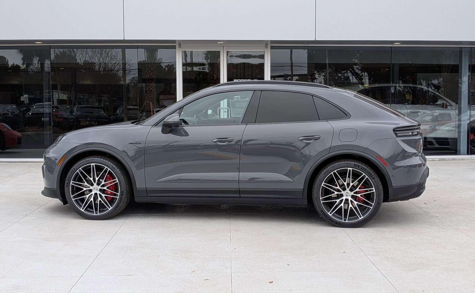 New 2026 Porsche Macan 4S Electric image 2