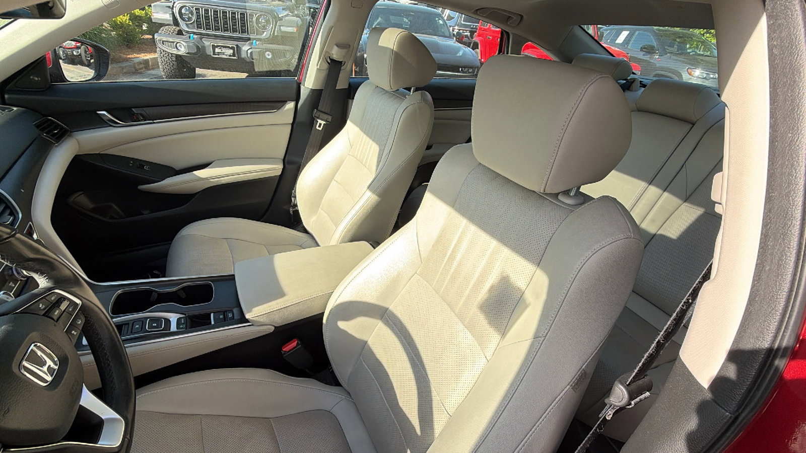 Used 2019 Honda Accord Touring image 17