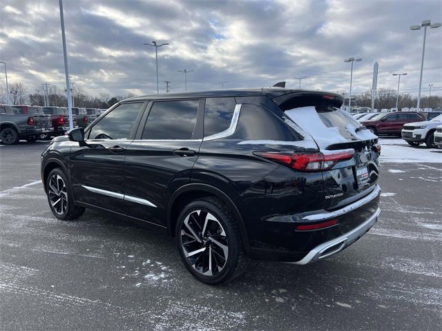 Used 2022 Mitsubishi Outlander SE image 5