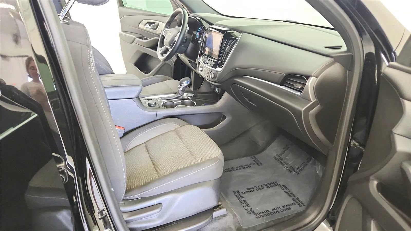 Used 2023 Chevrolet Traverse LT FWD image 37