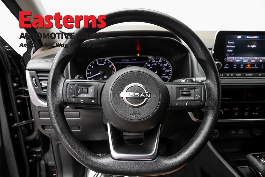 Used 2023 Nissan Rogue S AWD/4WD image 10