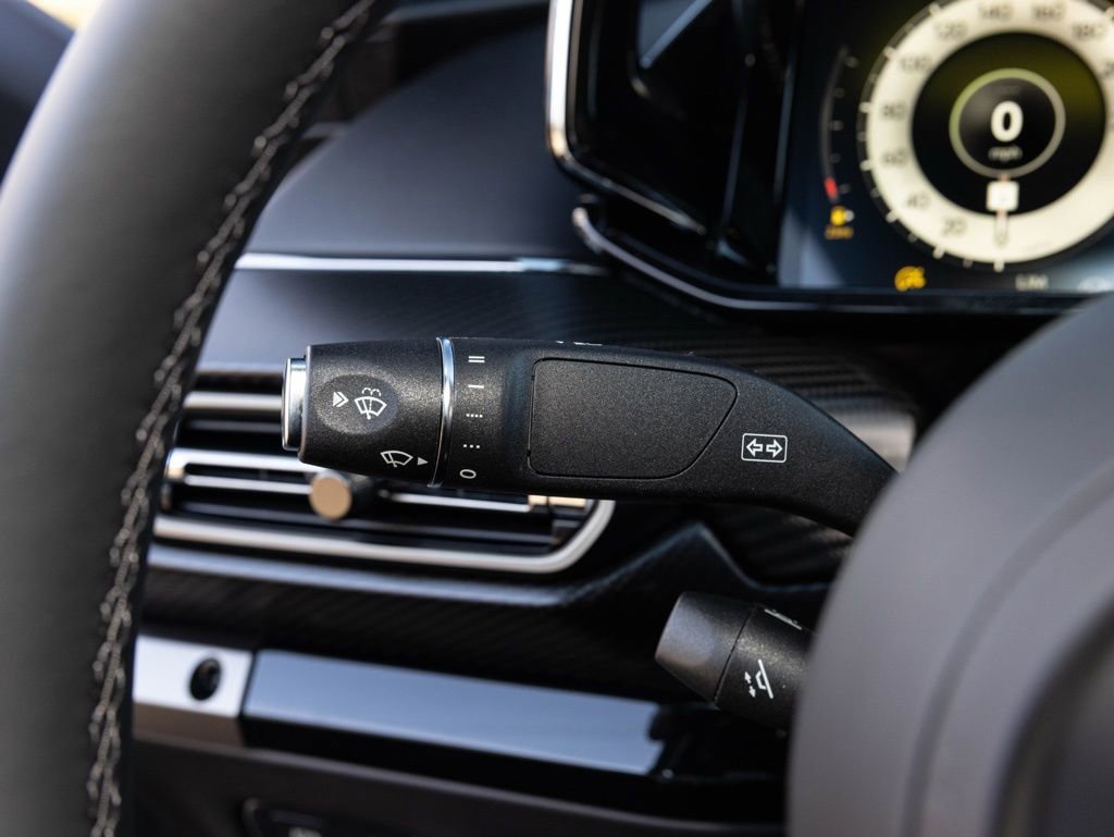 New 2026 Aston Martin V8 Vantage S image 37