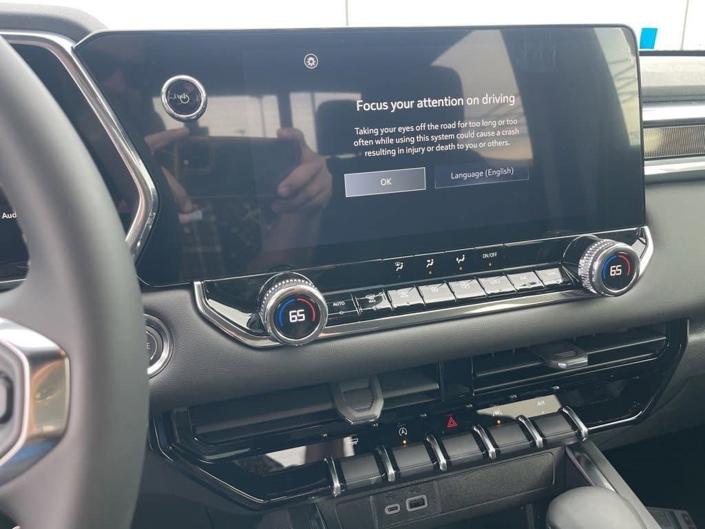 New 2026 GMC Canyon Elevation w/ Convenience Package image 22