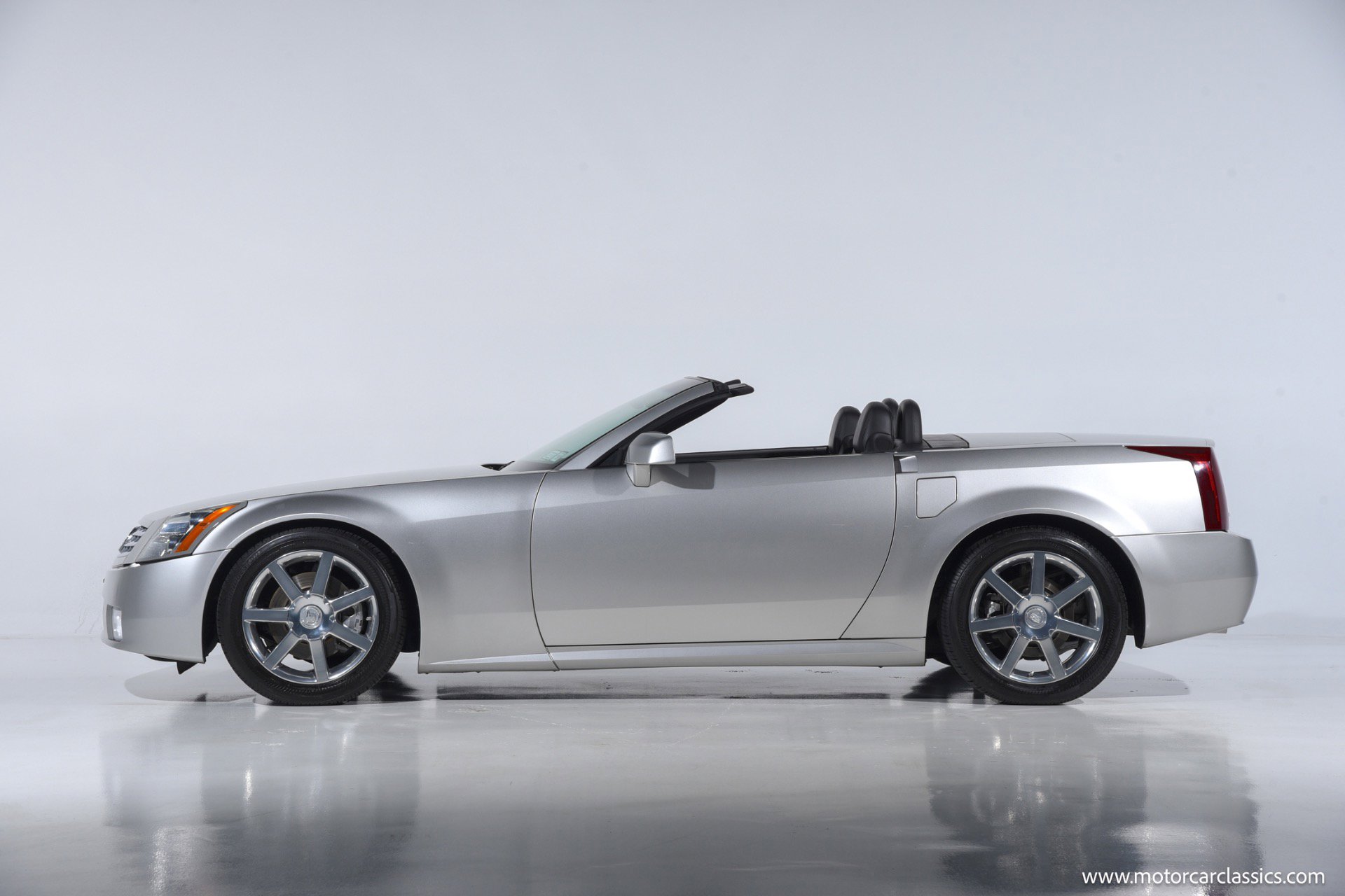 Used 2006 Cadillac XLR image 13