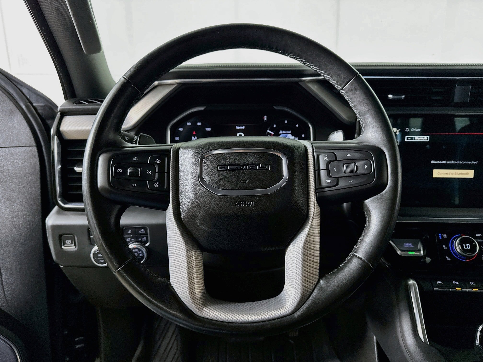 Used 2023 GMC Sierra 1500 Denali w/ Technology Package AWD/4WD image 17