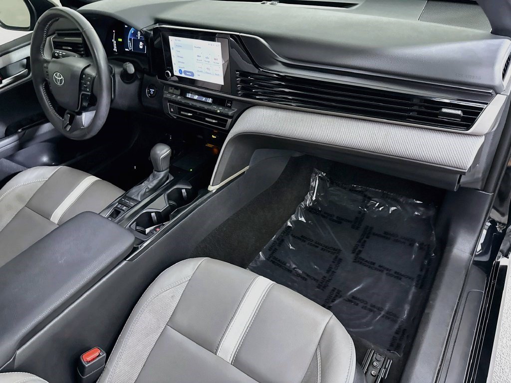 Used 2026 Toyota Camry SE FWD image 29