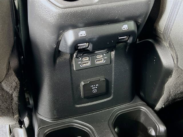 Used 2023 Jeep Wrangler Sahara image 31