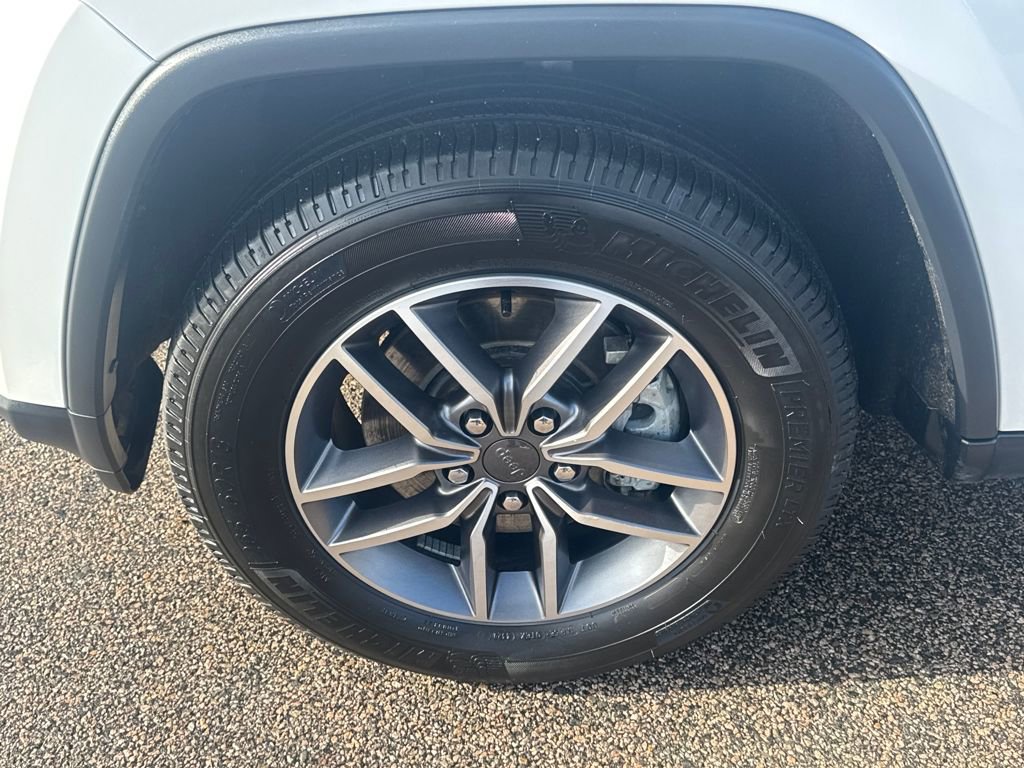 Used 2021 Jeep Grand Cherokee Limited image 41