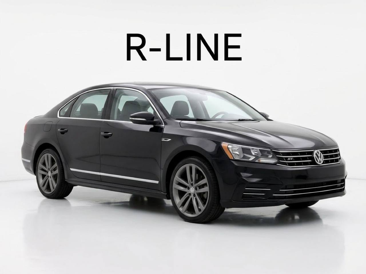 Used 2017 Volkswagen Passat 1.8T R-Line FWD image 1