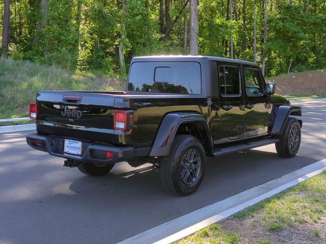 Used 2024 Jeep Gladiator Sport AWD/4WD image 13