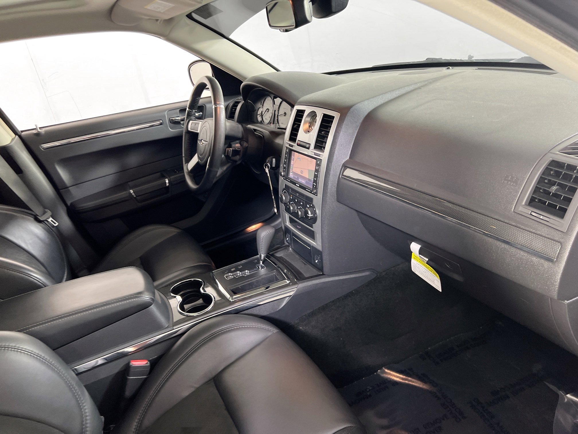 Used 2008 Chrysler 300 SRT8 w/ SRT Option Group II image 29