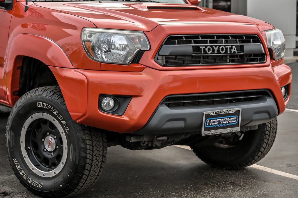 Used 2015 Toyota Tacoma TRD Pro AWD/4WD image 2