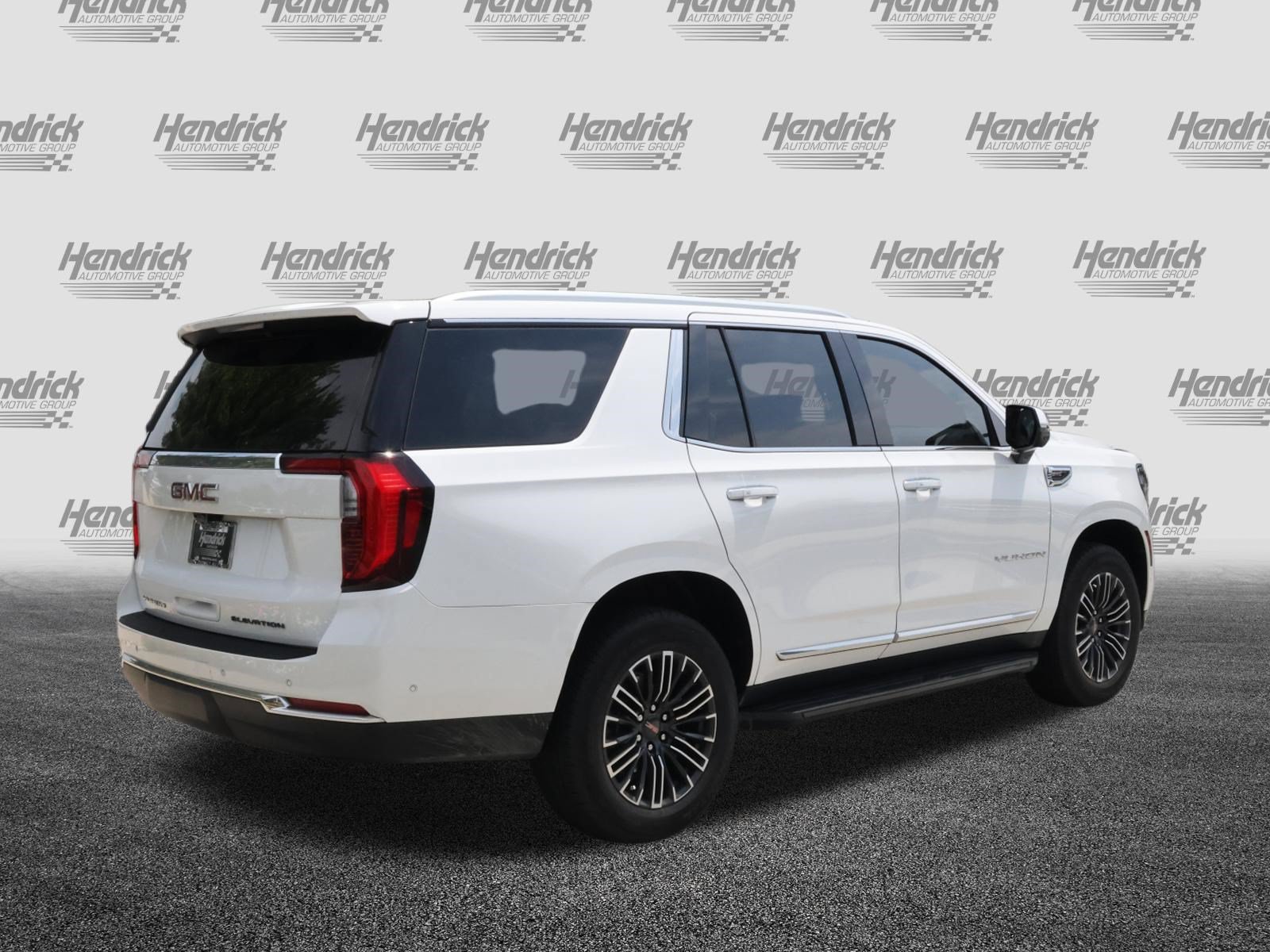 Used 2025 GMC Yukon Elevation AWD/4WD image 9