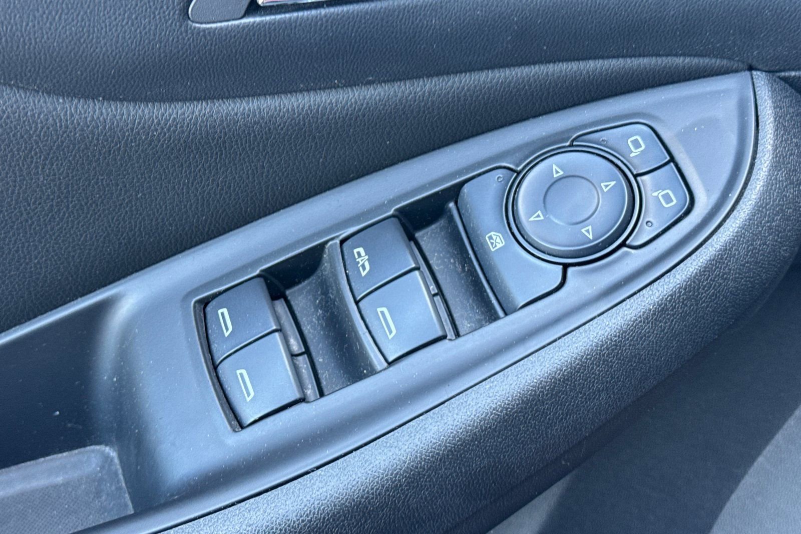 Used 2017 Chevrolet Volt Premier w/ Driver Confidence II Package image 13