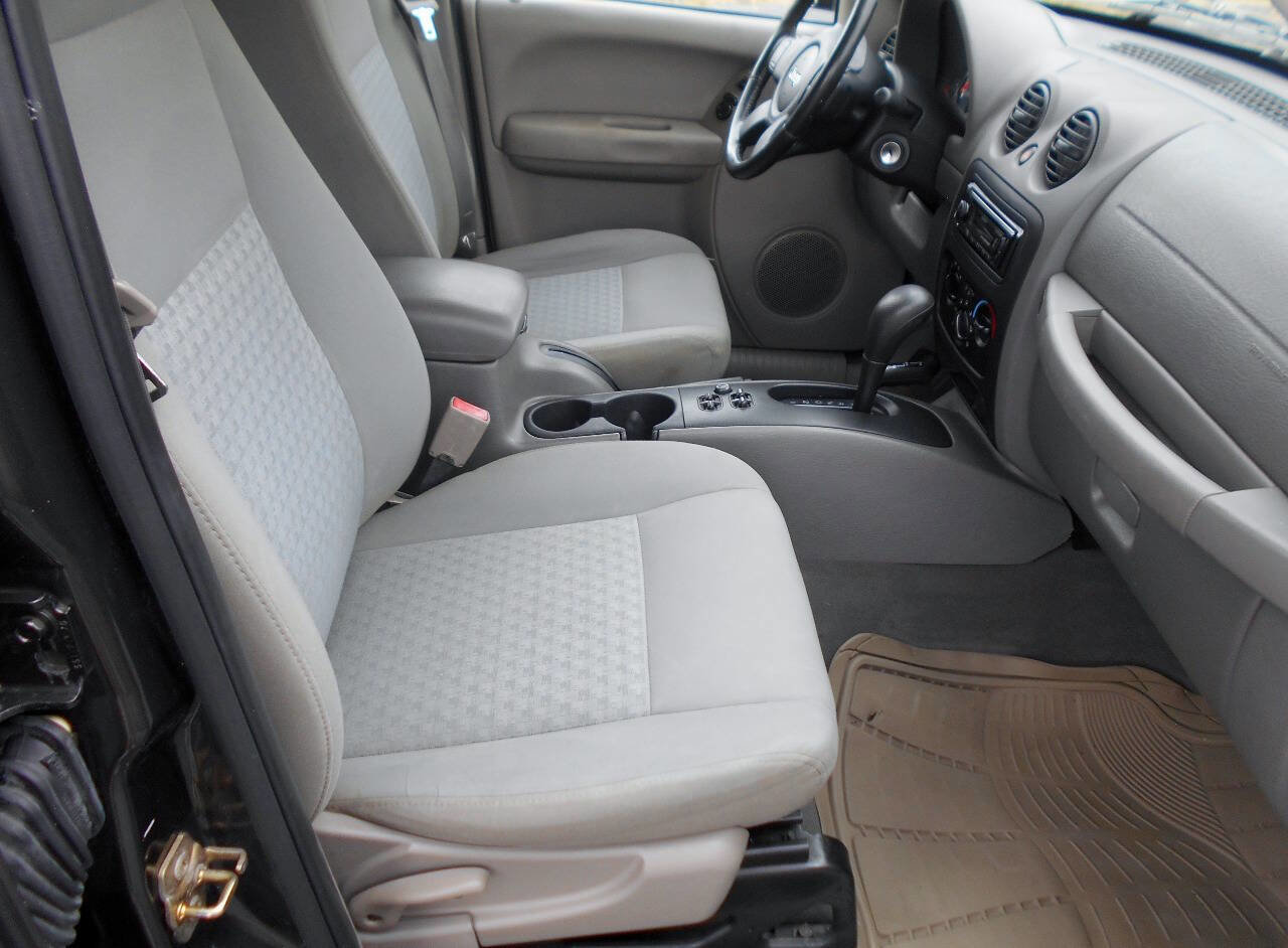 Used 2005 Jeep Liberty Sport image 21