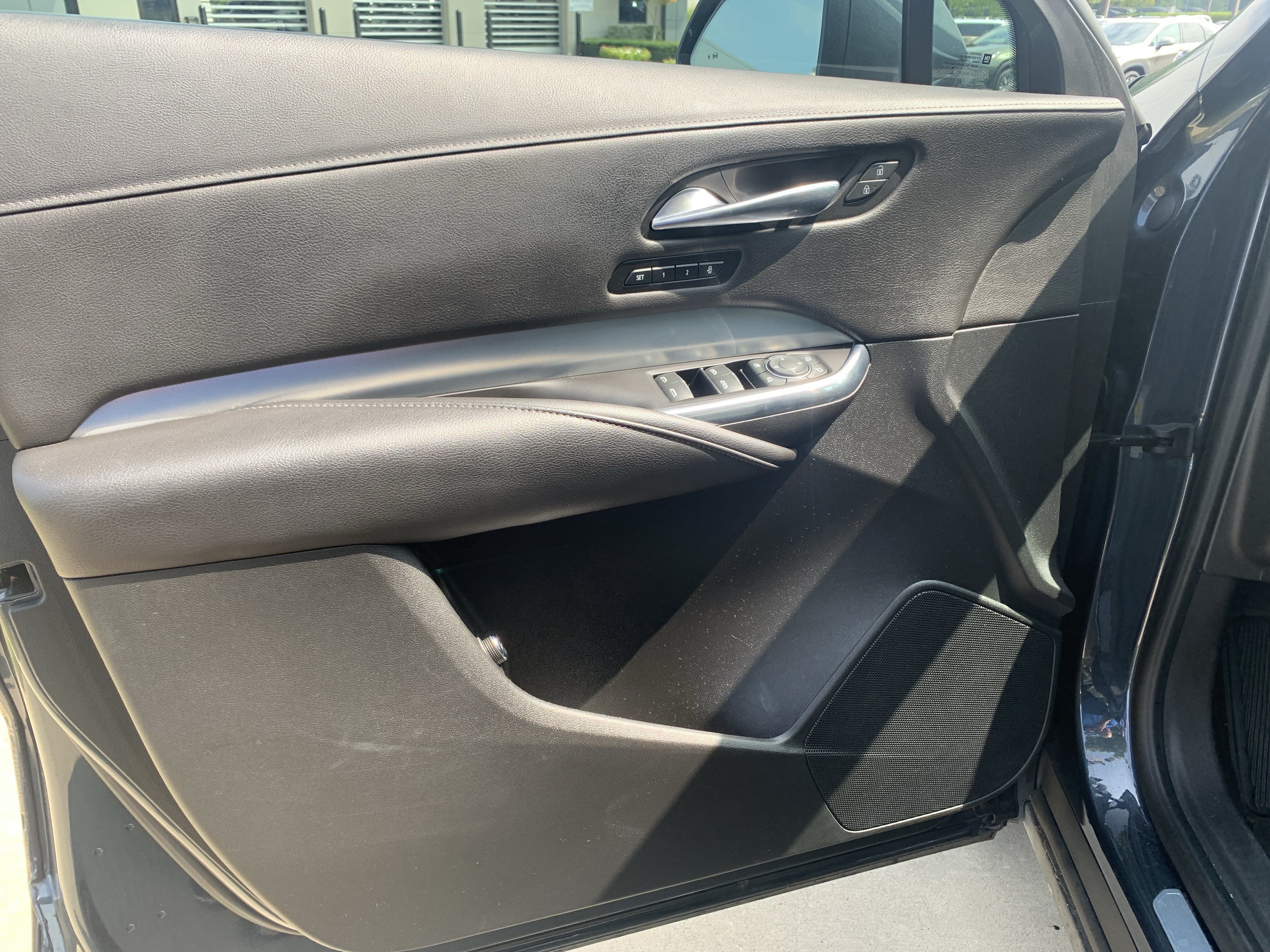 Used 2019 Cadillac XT4 Premium Luxury w/ Technology Package FWD image 14