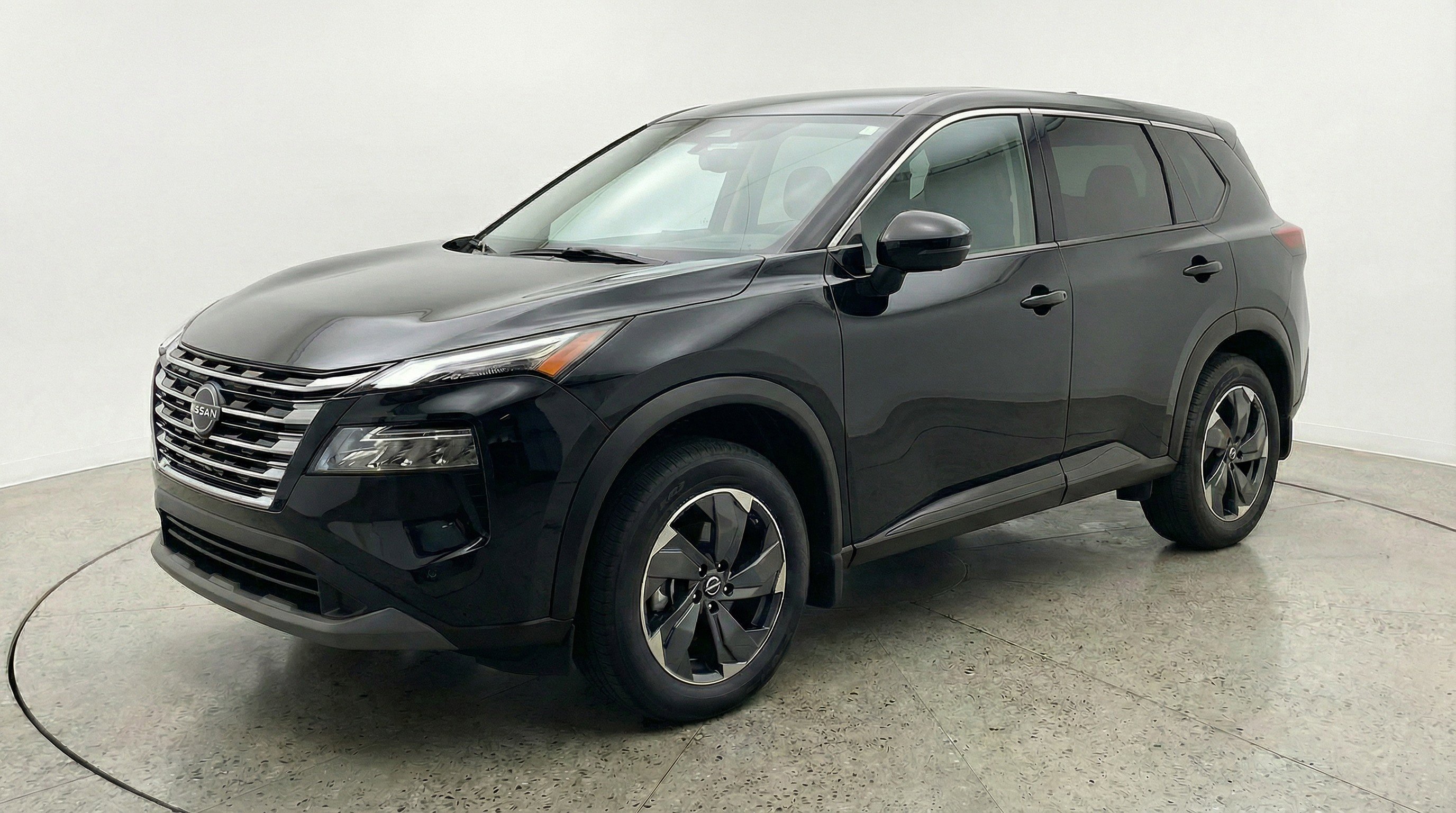 Used 2025 Nissan Rogue SV image 3