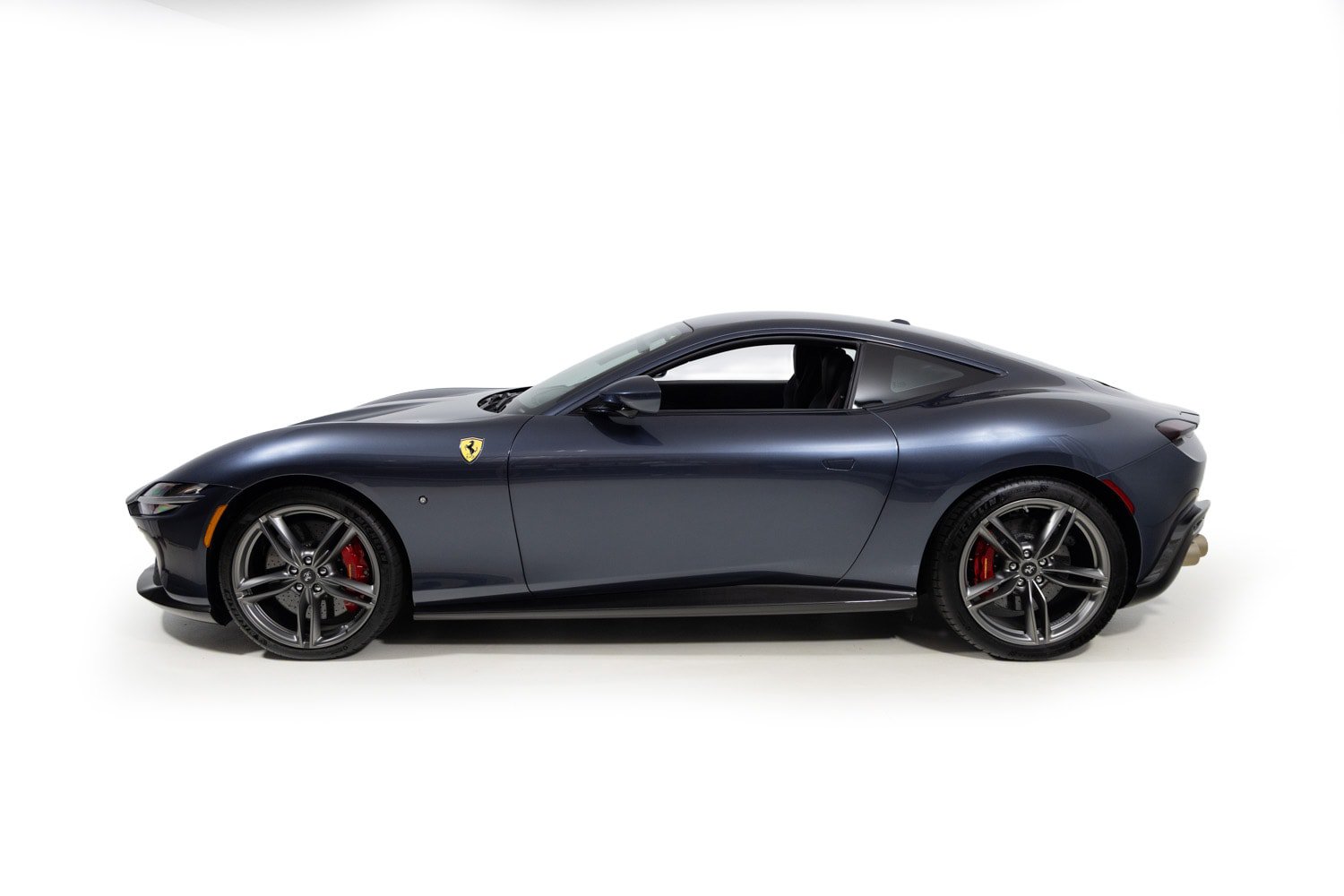 Used 2021 Ferrari Roma RWD image 3