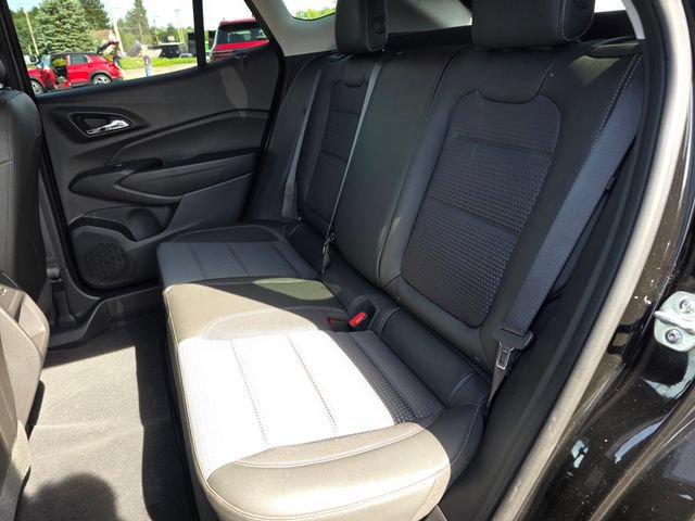Used 2025 Chevrolet Trax LT w/ Driver Confidence Package FWD image 17