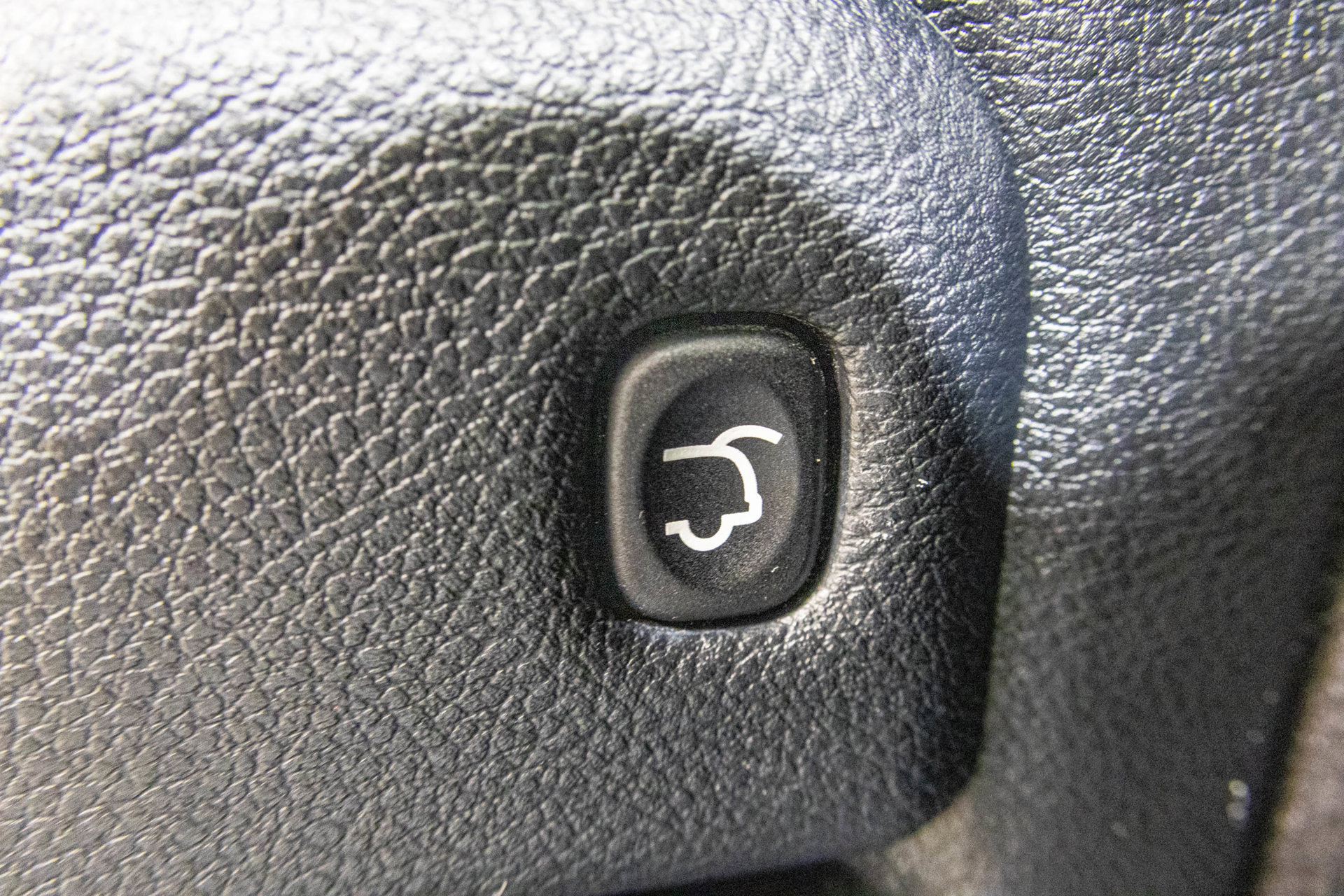 Used 2020 Dodge Durango R/T w/ Blacktop Package AWD/4WD image 43