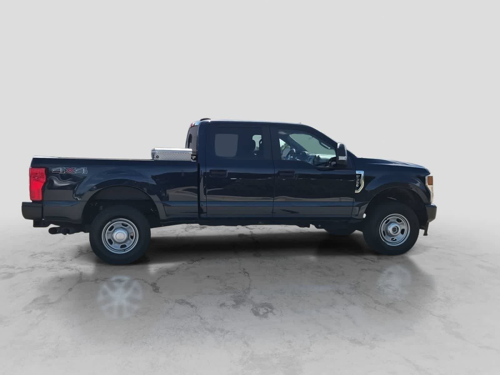Used 2022 Ford F350 XL w/ Power Equipment Group AWD/4WD image 9