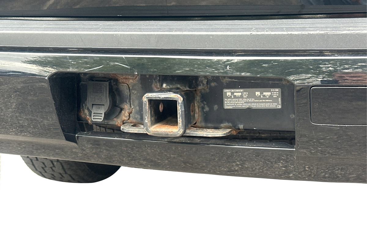 Used 2018 Chevrolet Suburban LT image 24