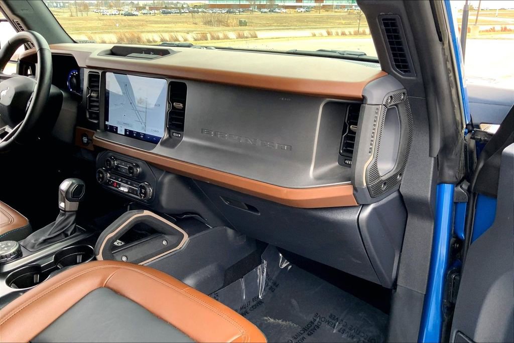Used 2024 Ford Bronco Outer Banks AWD/4WD image 14
