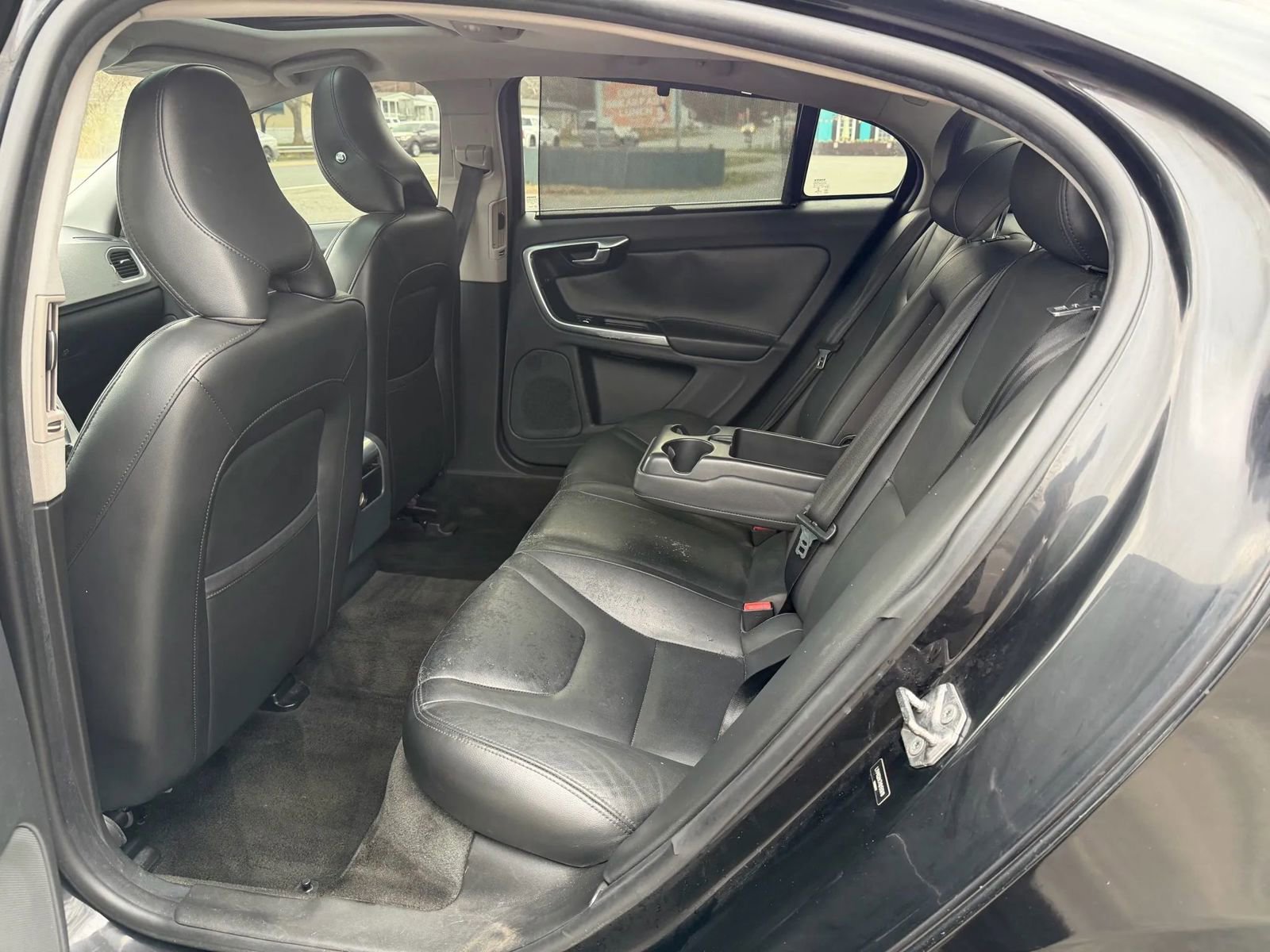 Used 2017 Volvo S60 T5 Inscription image 24