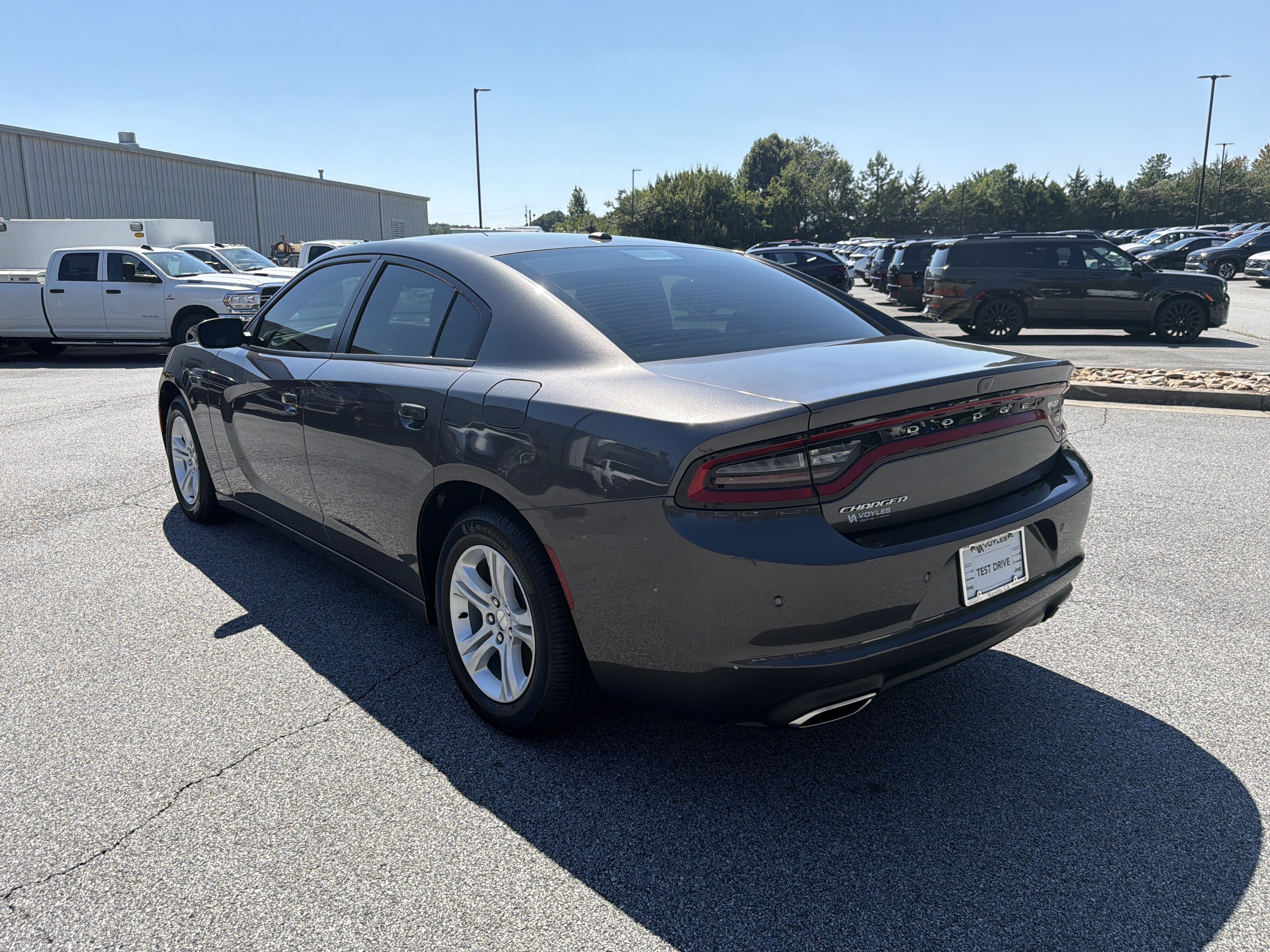 Used 2019 Dodge Charger SXT RWD image 6
