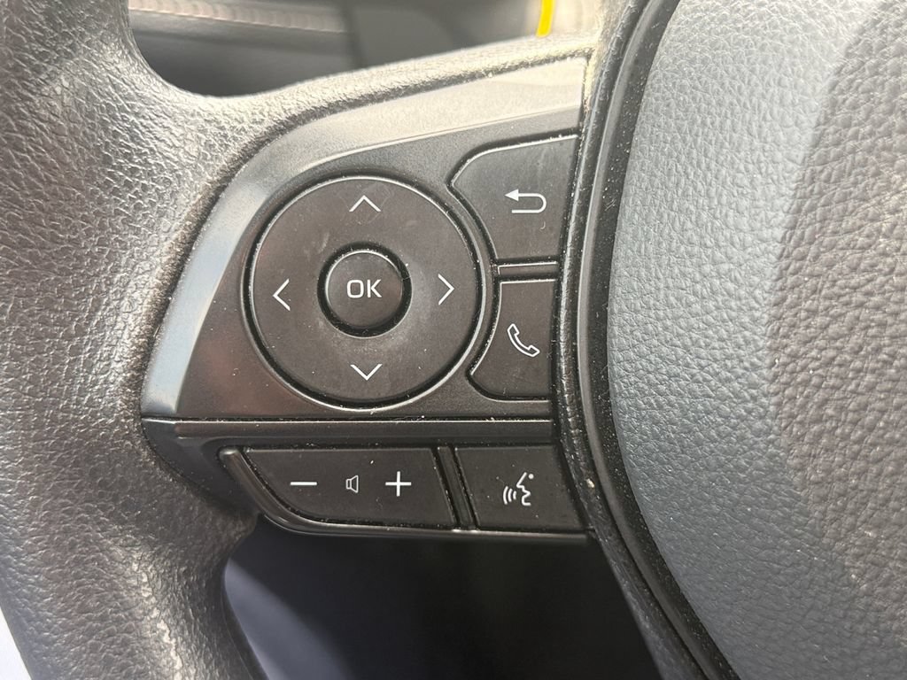 Used 2025 Toyota RAV4 XLE AWD/4WD image 20