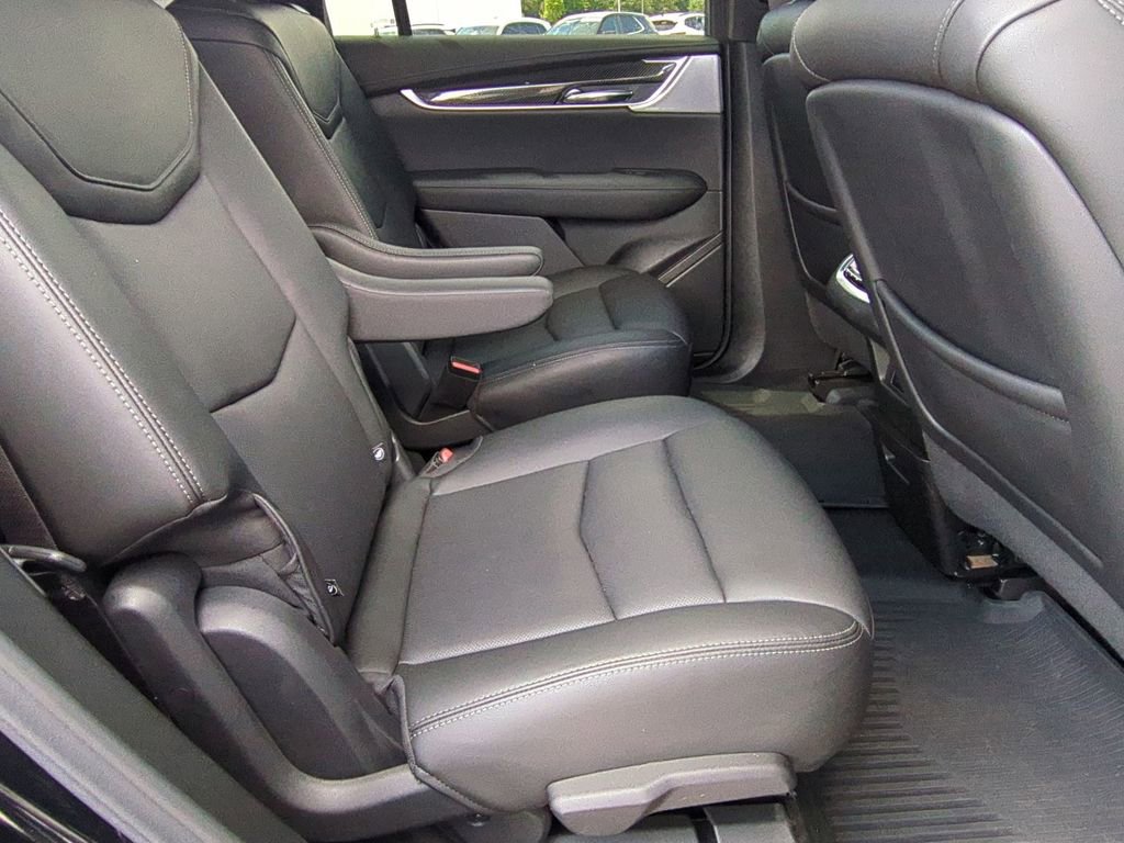 Used 2024 Cadillac XT6 Sport w/ Technology Package image 28