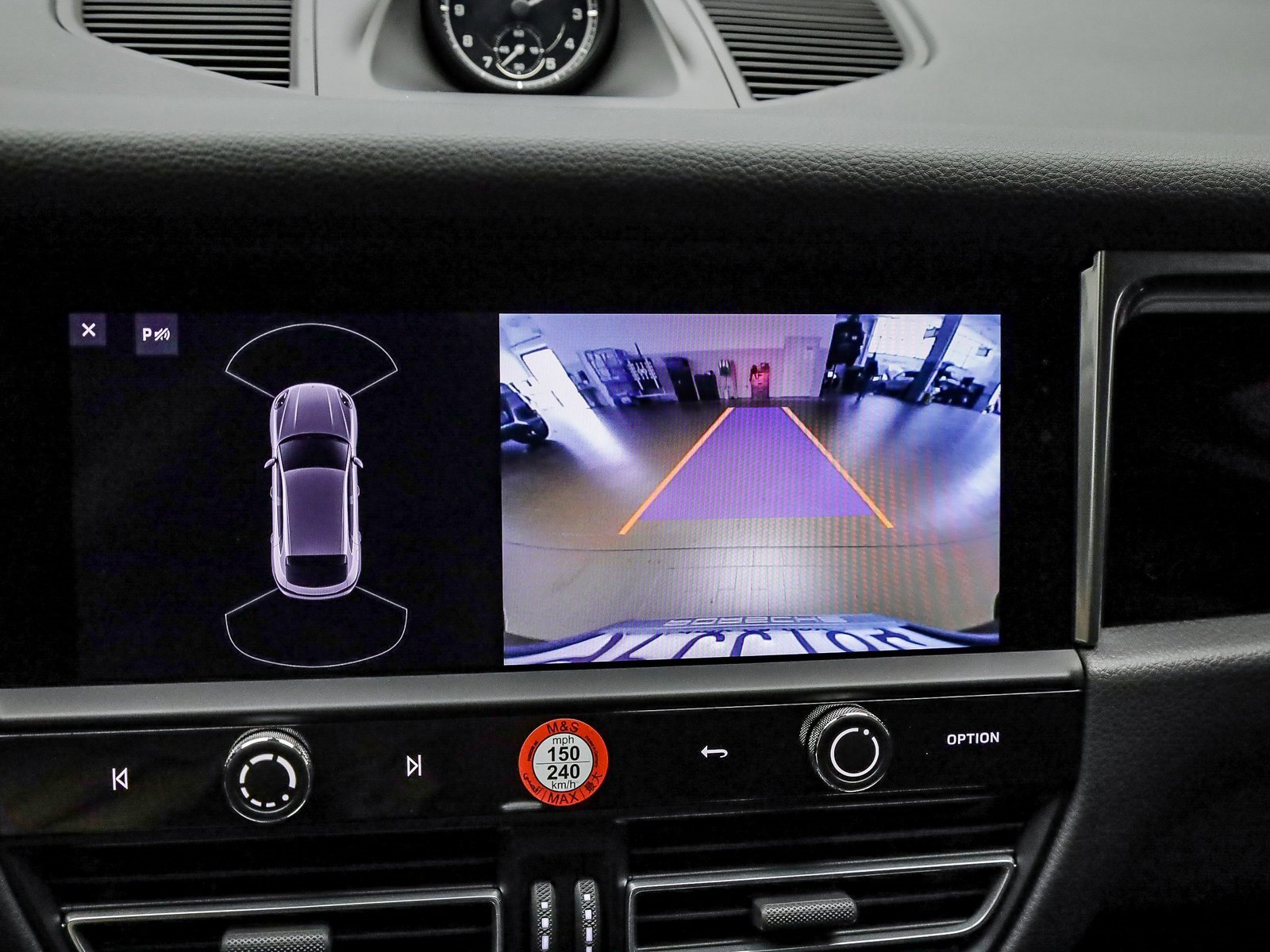 Certified 2025 Porsche Macan image 26
