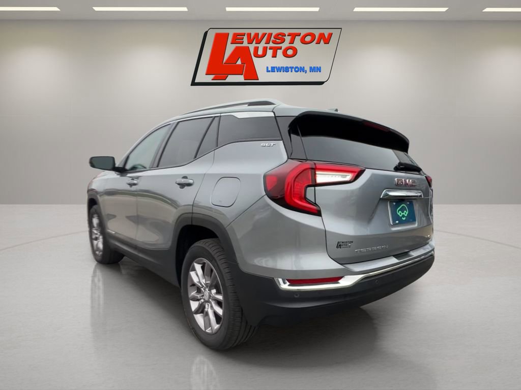 Certified 2024 GMC Terrain SLT w/ Infotainment Package II image 3