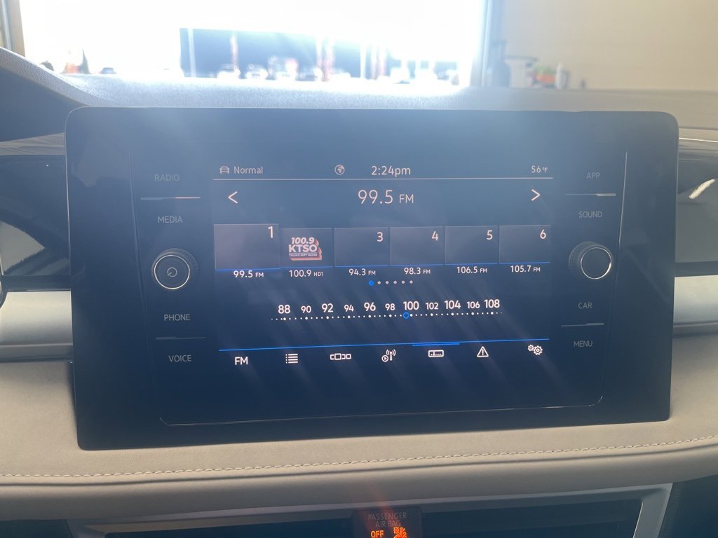 Certified 2025 Volkswagen Taos SE image 23