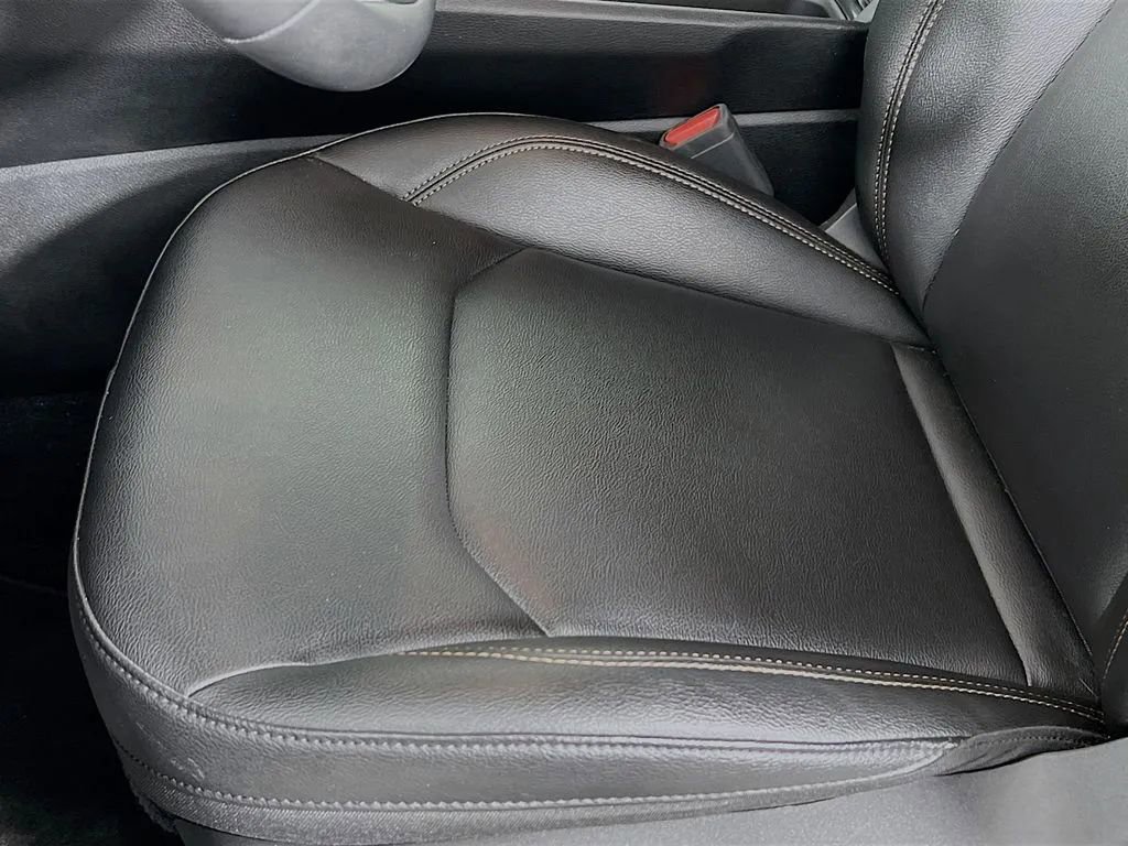 Used 2024 Jeep Compass Limited image 19