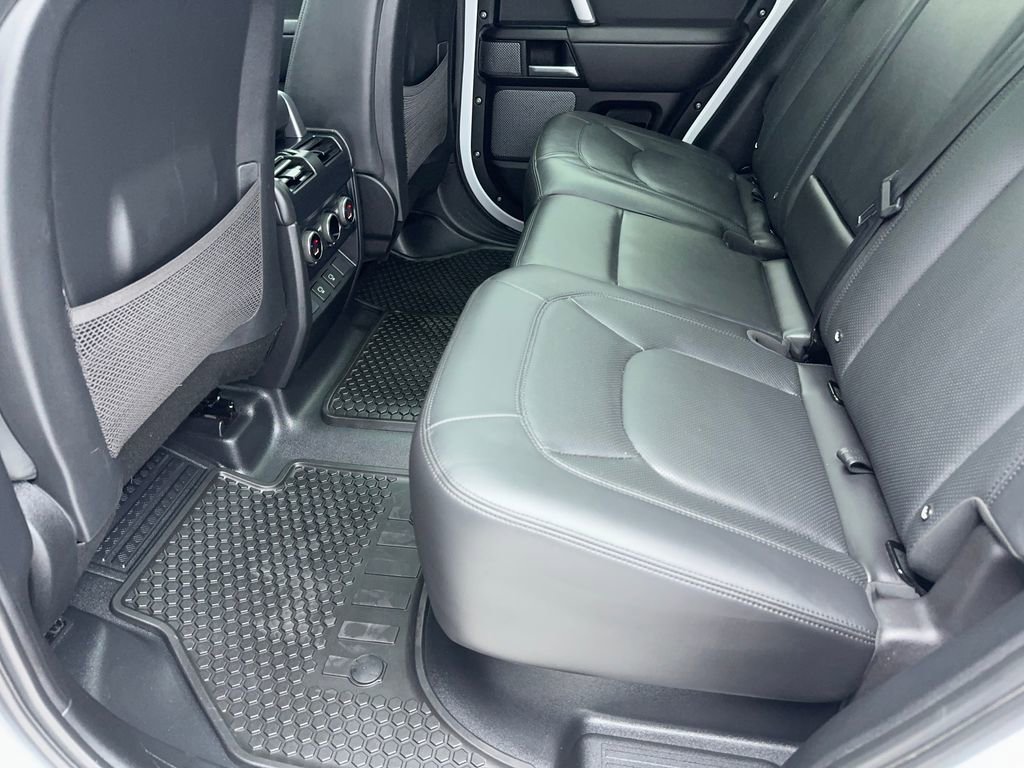 Used 2023 Land Rover Defender 110 V8 image 43