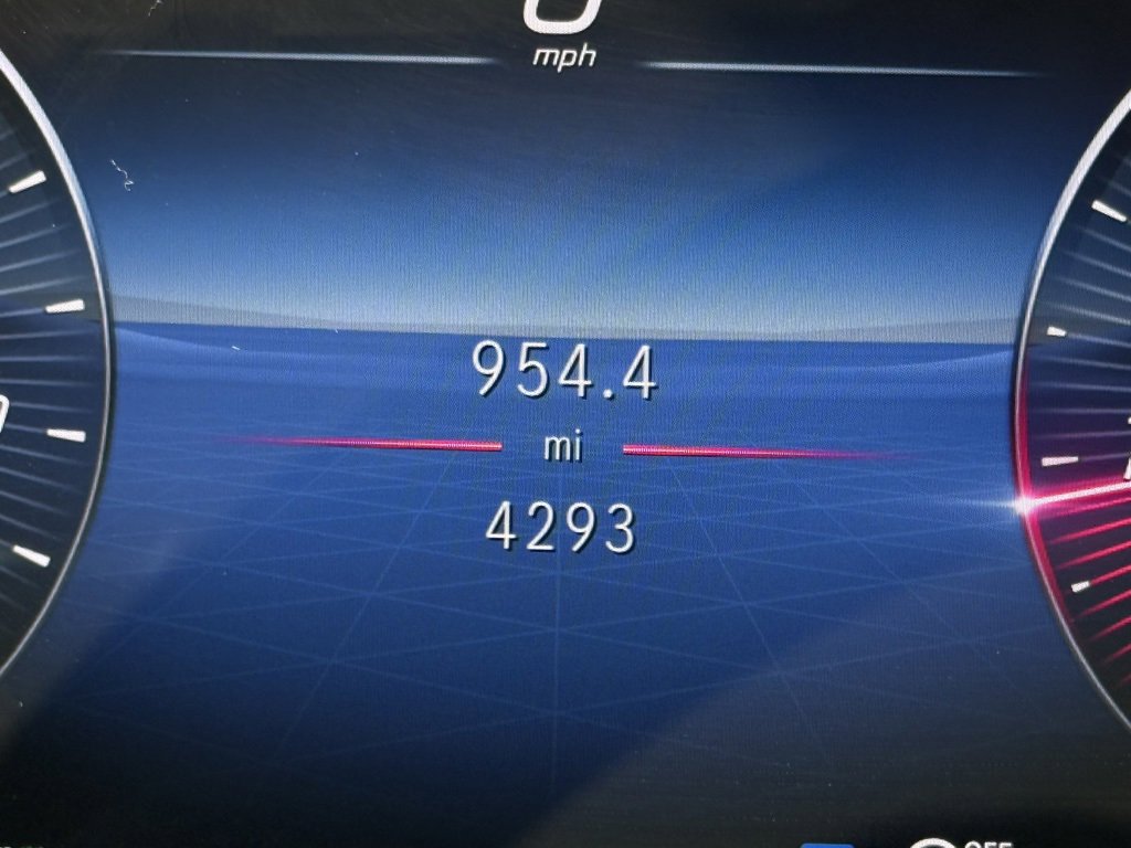 Used 2025 Mercedes-Benz GLA 250 image 11